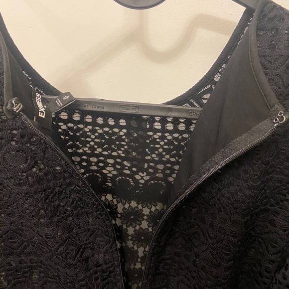 Express top med with zip down back - Picture 5 of 5